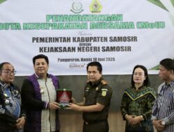 Pemkab Samosir dan Kejari Samosir Perpanjang Kerja Sama Penanganan Masalah Hukum Perdata dan Tata Usaha Negara